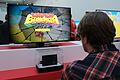 Nintendo Switch 2       -  So neu, dass sie noch in einen Kasten muss. Nintendos Switch 2 bei der Vorstellung in Paris. Zu sehen: Ein neues &bdquo;Donkey Kong&rdquo;, das noch in diesem Jahr erscheinen soll.