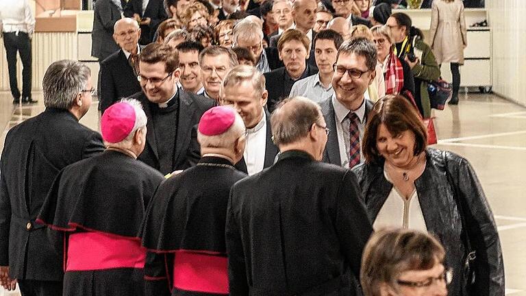 Viele Hände gab es für die Verantwortlichen der Diözese zu schütteln.