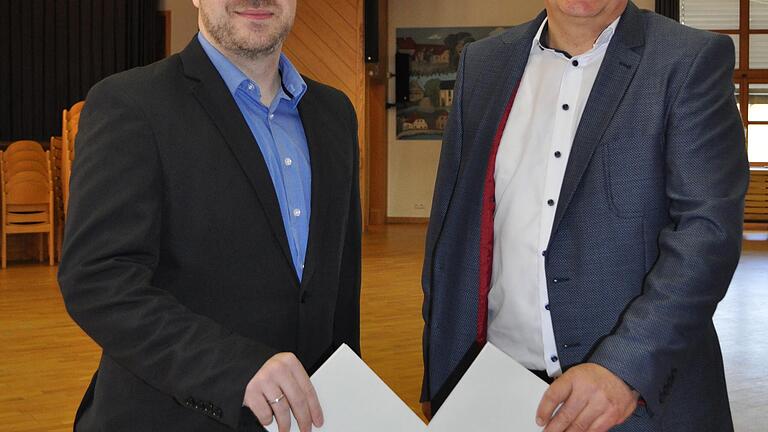 Die beiden Bürgermeisterkandidaten Steffen Kropp (SPD,links) und Stefan Horn (RUL) müssen in zwei Wochen noch einmal ran. Die beiden Bürgermeisterkandidaten Steffen Kropp (SPD,links) und Stefan Horn (RUL) müssen in zwei Wochen noch einmal ran.