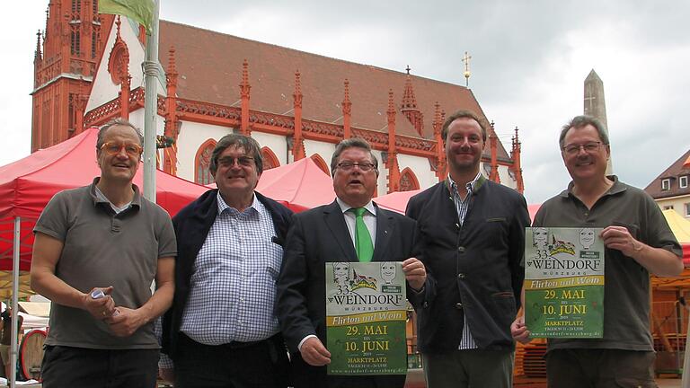 Freuen sich aufs Weindorf (von links): Rainer Schömig (Wirt Zum Hirschen), Weindorf-Bürgermeister und Ratskeller-Wirt Kurt Schubert, Bürgermeister Adolf Bauer, Andreas Korger (Verein Festwirte) und Frank Kulinna (Juliusspital). Freuen sich aufs Weindorf (von links): Rainer Schömig (Wirt Zum Hirschen), Weindorf-Bürgermeister und Ratskeller-Wirt Kurt Schubert, Bürgermeister Adolf Bauer, Andreas Korger (Verein Festwirte) und Frank Kulinna (Juliusspital).