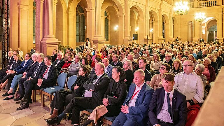 Volles Haus: Die Veranstaltung mit Alt-Bundespräsident Joachim Gauck war ausverkauft. Volles Haus: Die Veranstaltung mit Alt-Bundespräsident Joachim Gauck war ausverkauft.