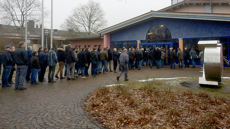 Am Donnerstag war die Belegschaft der Bosch Rexroth AG zur Versammlung in die Spessarttorhalle eingeladen.