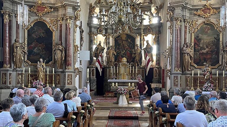 Eine Kirchenführung gab es in Waldsachsen.       -  Eine Kirchenführung gab es in Waldsachsen.