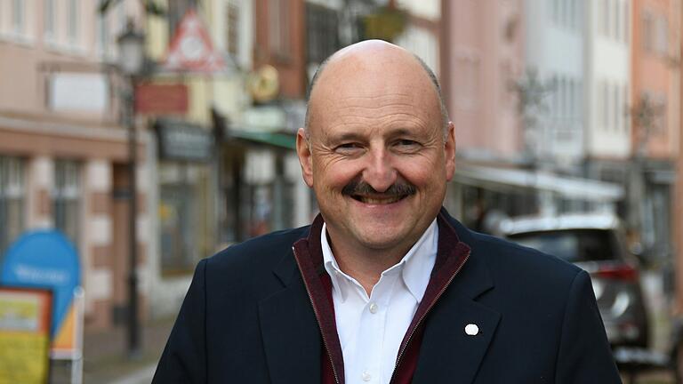 Bernd Rützel zieht über die Landesliste seiner Partei in den Bundestag ein. Bernd Rützel zieht über die Landesliste seiner Partei in den Bundestag ein.