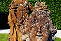 Illustres Volk: Putten und Steinfiguren