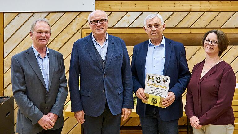 Im Bild von links: 1. Vorsitzender Rainer Erhard, Ehrenvorsitzender Wolfgang Kriebel, Ehrenvorsitzender Winfried Reß, 2. Vorsitzende Steffie Then.