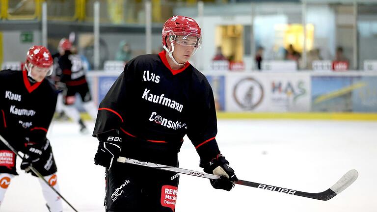 Seine Ohrverletzung bereitet Alexander Stahl keine Probleme mehr. Der Verteidiger hofft bei den zwei anstehenden Auswärtspartien seiner Haßfurt Hawks auf maximale Punkteausbeute. Seine Ohrverletzung bereitet Alexander Stahl keine Probleme mehr. Der Verteidiger hofft bei den zwei anstehenden Auswärtspartien seiner Haßfurt Hawks auf maximale Punkteausbeute.