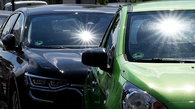 Die Türen eines Autos in Iphofen ließen sich nicht mehr öffnen (Symbolbild), ein Kleinkind war in dem Fahrzeug eingeschlossen.