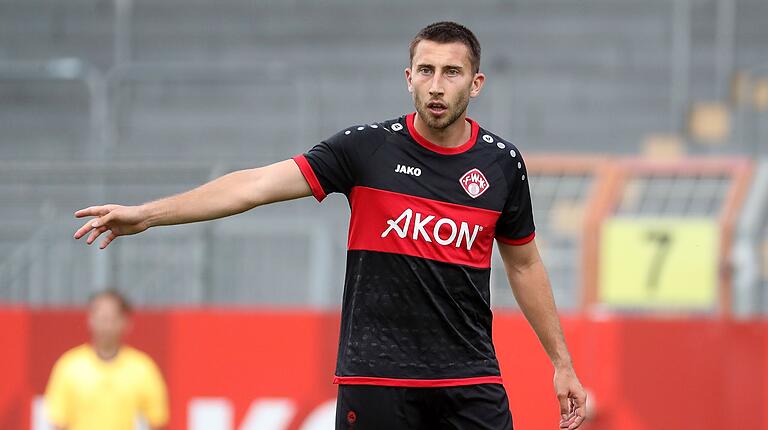 Kickers-Dauerbrenner Dominik Meisel übernimmt im Mittelfeld inzwischen eine Führungsfunktion. Kickers-Dauerbrenner Dominik Meisel übernimmt im Mittelfeld inzwischen eine Führungsfunktion.