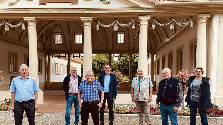 Auf dem Bild von links nach rechts der Vorstand des Vereins: Berthold Hümpfer, Rüdiger Weidinger, Helmut Wischang, Andreas Sandwall, Peter Walkenhorst, Dr. Konrad Löbmann und Beatrice Rose-Ebel.  Foto: Josefine Glöckner       -  Auf dem Bild von links nach rechts der Vorstand des Vereins: Berthold Hümpfer, Rüdiger Weidinger, Helmut Wischang, Andreas Sandwall, Peter Walkenhorst, Dr. Konrad Löbmann und Beatrice Rose-Ebel.  Foto: Josefine Glöckner