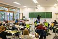 Ordentlich melden, dem Banknachbarn nicht ins Wort fallen, Rücksicht auf die Klassenkameradin nehmen: Manche sozialen Routinen sind den Schülerinnen und Schülern im coronabedingten Distanzunterricht abhanden gekommen.