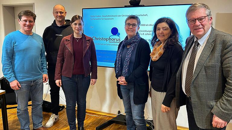 Das Foto zeigt (von links): Kürnachs Bürgermeister Rene Wohlfart, Kreisrat Tobi Grimm, Bundestagskandidatin Katharina Räth, Christophorus-Geschäftsführerin Nadia Fiedler, die stellvertretende Landrätin Christine Haupt-Kreutzer, Landtagsabgeordneter Volkmar Halbleib