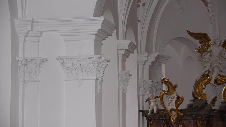 Die Stuckverzierungen überall in der Wallfahrtskirche sind gereinigt und ergänzt worden.