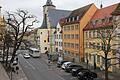 Die Kitzinger Kaiserstraße soll in den nächsten Jahren neu gestaltet werden. Aber was von den Plänen des Rathauses ist im gegenüberliegenden Landratsamt angekommen?