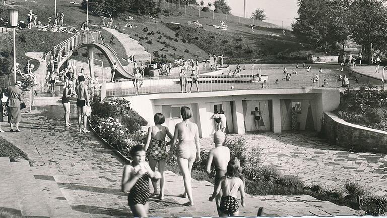Spannend: So sah das Terrassenschwimmbad Bad Kissingen früher aus.