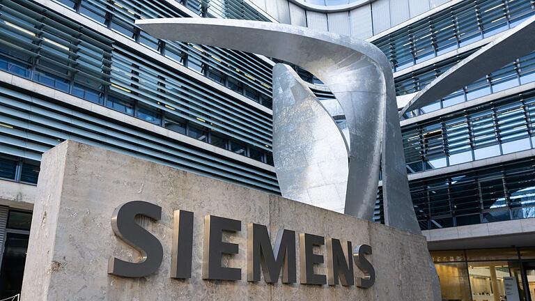 Siemens       -  Siemens stärkt sein Softwaregeschäft mit einer milliardenschweren Übernahme. (Archivbild)