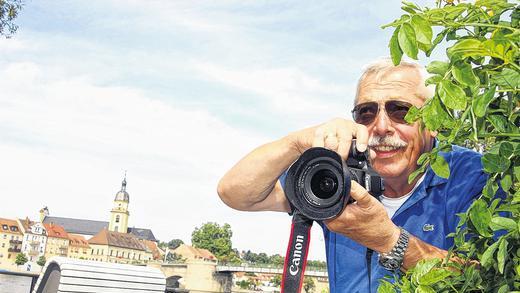 Nicht ohne Sonnenbrille und Kamera: Wenn Polizeihauptkommissar a.D. Helmut Beer auf Foto-Pirsch geht, hat er seine treuesten Diener immer griffbereit. Nicht ohne Sonnenbrille und Kamera: Wenn Polizeihauptkommissar a.D. Helmut Beer auf Foto-Pirsch geht, hat er seine treuesten Diener immer griffbereit.