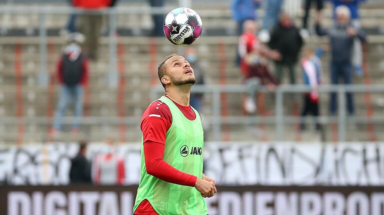 Gegen seinen Ex-Klub vor dem Pflichtspiel-Debüt für die Kickers? Rothosen-Neuzugang Ewerton.
