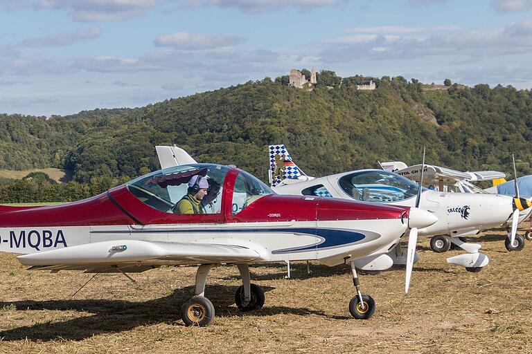 Beim Flugplatzfest in Gössenheim standen die unterschiedlichen Modelle an der Landebahn in Reih und Glied.