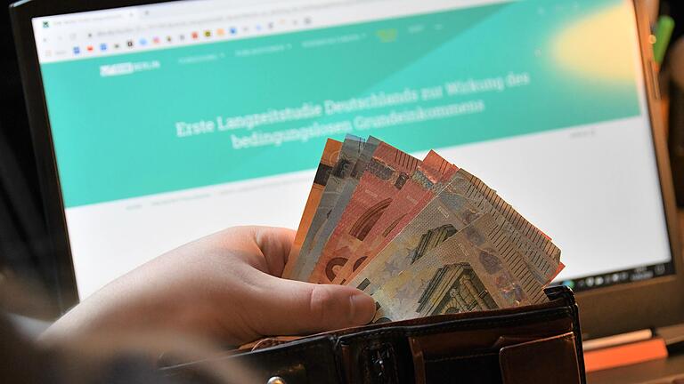 1200 Euro 'bedingungsloses Grundeinkommen'? Eine vielversprechende Vorstellung, die sich für Teilnehmer an einer Pilotstudie des Deutschen Instituts für Wirtschaftsforschung (DIW) bald erfüllen kann.