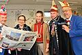 Die Giebelstadter Narren waren in der Main-Post-Redaktion in Ochsenfurt zu Besuch, von links Gesellschaftspräsident Christian Barreca, Prinzessin Katja I., Redakteurin Anna-Lena Behnke, Prinz Moritz I. und Sitzungspräsident Stanley Thomas.