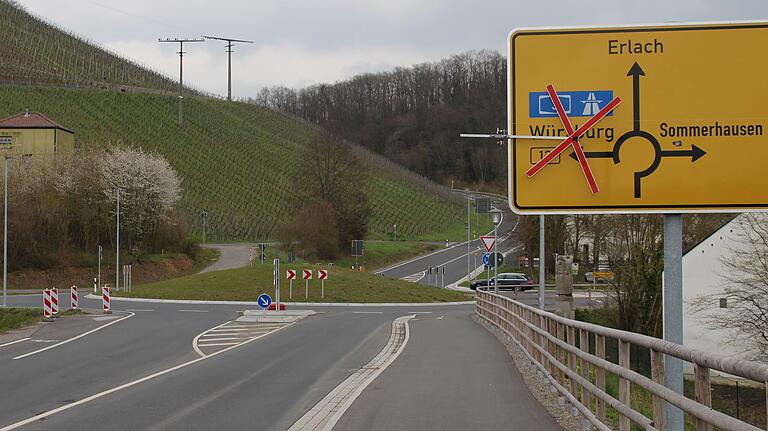 Von der Sommerhäuser Brücke kommend, geht es derzeit eigentlich nicht weiter Richtung Würzburg. Von der Sommerhäuser Brücke kommend, geht es derzeit eigentlich nicht weiter Richtung Würzburg.