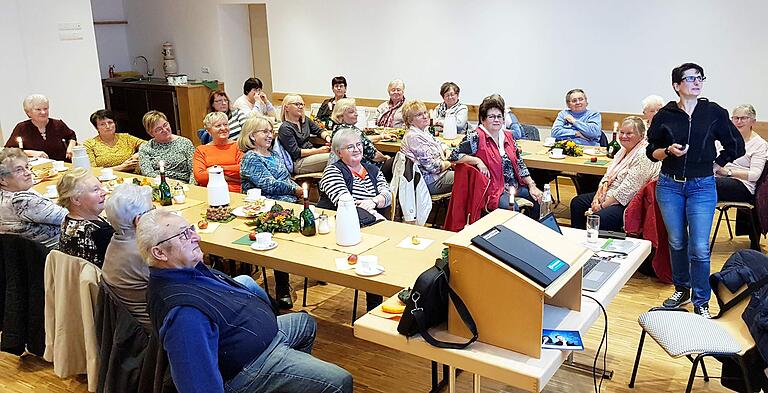 Kampf gegen Gewalt auf verschiedene Arten: Das Archivbild zeigt Katja Kaspar bei einem Vortrag zur Gewaltprävention in Neubrunn. Kampf gegen Gewalt auf verschiedene Arten: Das Archivbild zeigt Katja Kaspar bei einem Vortrag zur Gewaltprävention in Neubrunn.