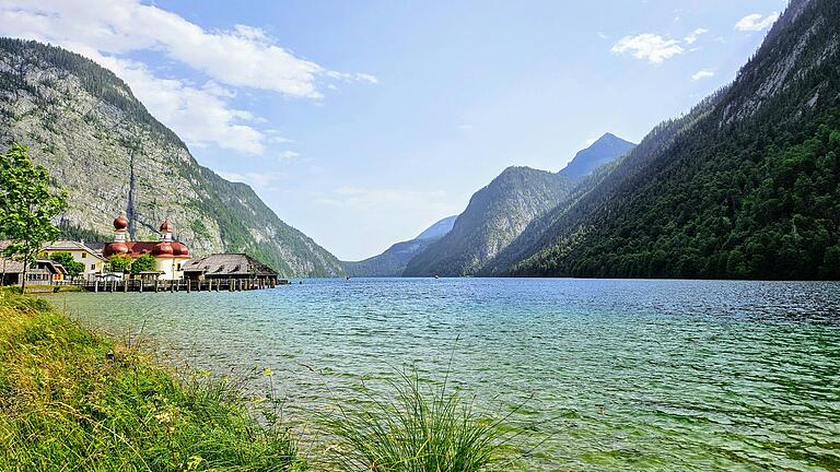 Die Route beginnt an der Wallfahrtskirche St. Bartholomä am Königssee bei Berchtesgaden und führt bis nach Venedig. Die Route beginnt an der Wallfahrtskirche St. Bartholomä am Königssee bei Berchtesgaden und führt bis nach Venedig.