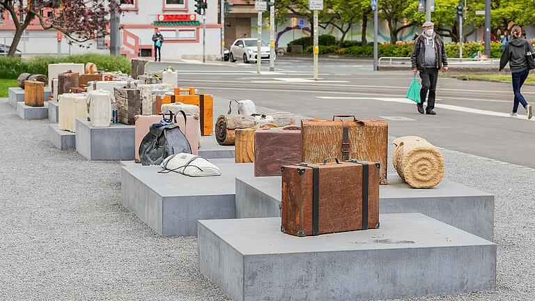 Gepäckstücke aus unterfränkischen Gemeinden erinnern an die Deportation von Jüdinnen und Juden in den Jahren 1941 bis 1944. Gepäckstücke aus unterfränkischen Gemeinden erinnern an die Deportation von Jüdinnen und Juden in den Jahren 1941 bis 1944.