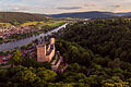 Sie thront hoch über dem Main: Die Henneburg in Stadtprozelten im Landkreis Miltenberg ist eine der größten Burgruinen in Bayern.