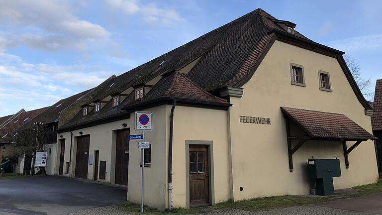 Sicher ist, hier im alten Feuerwehrhaus hat die Schwebheimer Wehr keine Zukunft. Aber wo soll ihr neues Zuhause entstehen?