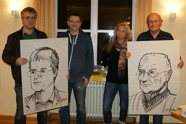 Diese von Konrad Albert gefertigte Karikatur von sich selbst erhielt Otto Landgraf (rechts) 2013 bei der närrischen Weinprobe in Willmars. Mit im Archivbild sind die Gemeinderäte Christian Lamm (2. von links) und Ulrike Emmert (2. von rechts) sowie Bürgermeister Reimund Voß (links). Diese von Konrad Albert gefertigte Karikatur von sich selbst erhielt Otto Landgraf (rechts) 2013 bei der närrischen Weinprobe in Willmars. Mit im Archivbild sind die Gemeinderäte Christian Lamm (2. von links) und Ulrike Emmert (2. von rechts) sowie Bürgermeister Reimund Voß (links).