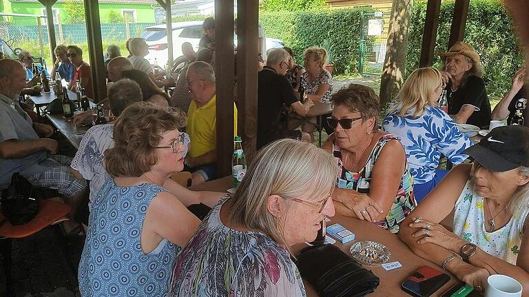 Lustiges Beisammensein. Lustiges Beisammensein.