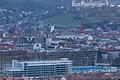 Blick vom Steinberg auf den Rohbau des Quellenbachparkhauses neben dem Bahnhof. Rechts daneben mit dem Auffahrtrondell das alte Parkhaus, das abgerissen werden soll.&nbsp;