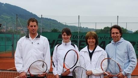 Die Finalteilnehmer bei den Vereinsmeisterschaften des TC Erlabrunn (von links): Michael Römisch, Julia Benkert, Lydia Krack und Achim Muth