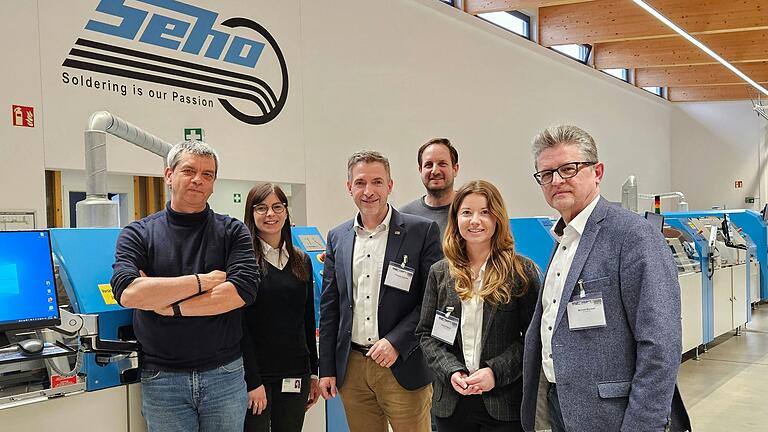 Besuch bei Seho Systems in Wiebelbach (von links): Geschäftsführer Markus Walter, Ramona Albert, Thorsten Schwab, MdL, Andreas Reinhardt, Juliane Demar und Michael Bischof.