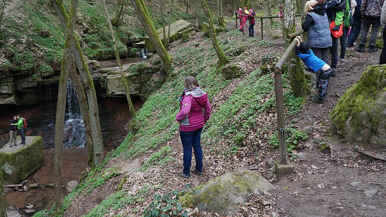 Der Wasserfall am 'Trettstein' ist ein beliebtes Wanderzeil (hier ein Archivbild). Der Wasserfall am 'Trettstein' ist ein beliebtes Wanderzeil (hier ein Archivbild).
