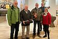 Glück- und Segenswünsche zum 80. Geburtstag (von links): Pfarrgemeinderatsvorsitzender Arnold Strobel, Jubilar Emil Störlein, Oswald Blesch, Josef Schneider und Anneliese Blesch.