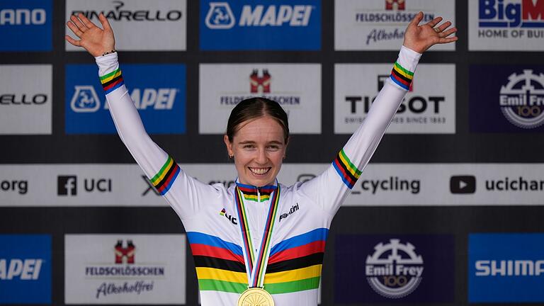 Radsport: Weltmeisterschaft in Zürich       -  Antonia Niedermaier freut sich über U23-Gold im Zeitfahren.