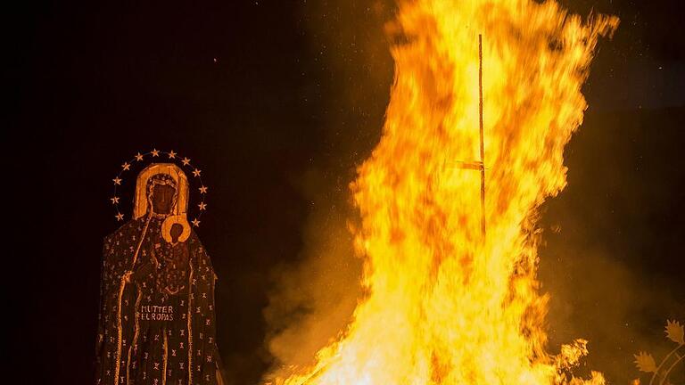 Nicht verbrannt: die Niederläurer Doppelmadonna.Foto: Anand Anders
