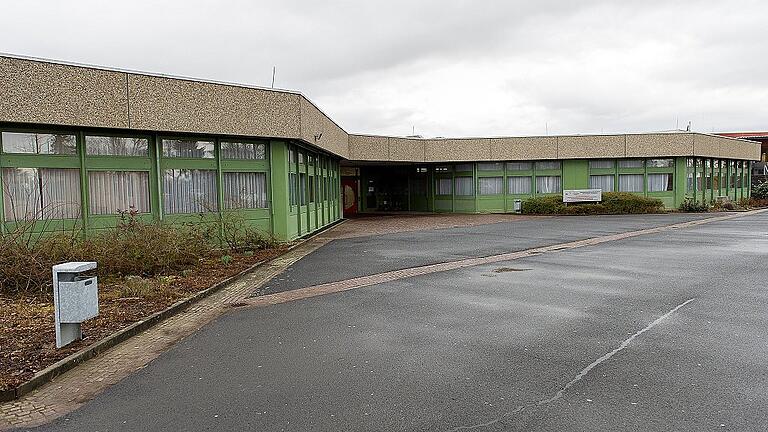 Das Berufliche Schulzentrum Alfons Goppel in Schweinfurt wird neu gebaut. Den zunächst beschlossenen Architektenwettbewerb wird es allerdings nicht geben.