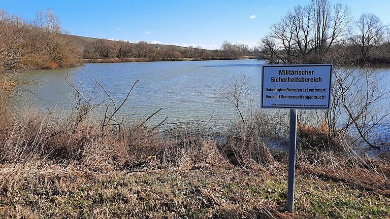 Der Wasserübungsplatz der Bundeswehr am Altmain in Nordheim ist als militärischer Sicherheitsbereich ausgewiesen.