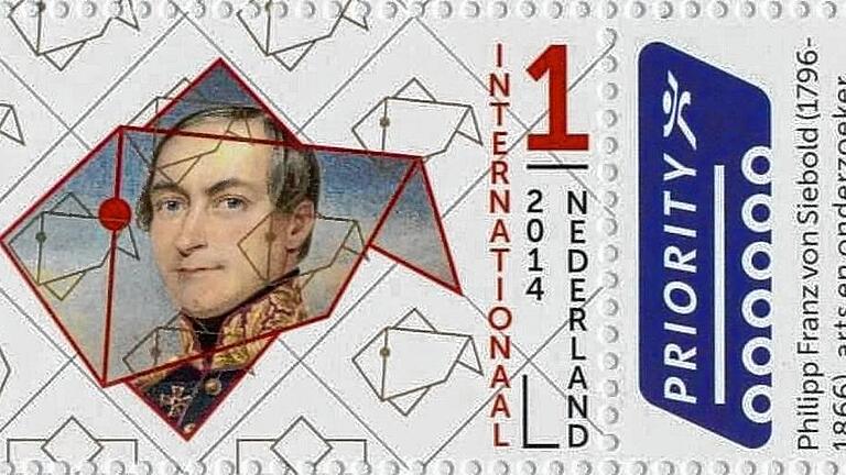 Siebold auf einer niederländischen Briefmarke: Das Postwertzeichen ist Teil eines Markenbogens aus der Serie &bdquo;Grenzenlose Niederlande&ldquo;. Der von einem Haarlemer Gestaltungsbüro entworfene Markensatz, der die Motive originell in Origamirahmen einpasst, ist zum Frankieren von Auslandsbriefen bis 20 Gramm bestimmt.