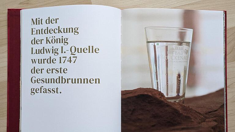 Ganzseitige und doppelseitige Fotos mit kurzen Text im neuen Staatsbad-Buch - Ganzseitige und doppelseitige Fotos mit kurzen Text im neuen Staatsbad-Buch Ganzseitige und doppelseitige Fotos mit kurzen Text im neuen Staatsbad-Buch - Ganzseitige und doppelseitige Fotos mit kurzen Text im neuen Staatsbad-Buch