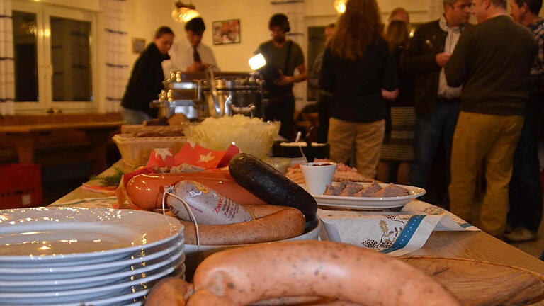 Das leckere Wurstbuffet bei der Gründungsversammlung des 'Verein Fränkisches Wurst-Reinheitsgebot'. Foto: Kathrin Kupka-Hahn - Das leckere Wurstbuffet bei der Gründungsversammlung des 'Verein Fränkisches Wurst-Reinheitsgebot'. Foto: Kathrin Kupka-Hahn Das leckere Wurstbuffet bei der Gründungsversammlung des 'Verein Fränkisches Wurst-Reinheitsgebot'. Foto: Kathrin Kupka-Hahn - Das leckere Wurstbuffet bei der Gründungsversammlung des 'Verein Fränkisches Wurst-Reinheitsgebot'. Foto: Kathrin Kupka-Hahn