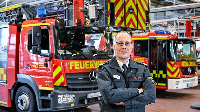 Für den leitenden Branddirektor Harald Rehmann hatte oberste Priorität, den Dienstbetrieb der Feuerwehr aufrecht zu erhalten. Für den leitenden Branddirektor Harald Rehmann hatte oberste Priorität, den Dienstbetrieb der Feuerwehr aufrecht zu erhalten. 