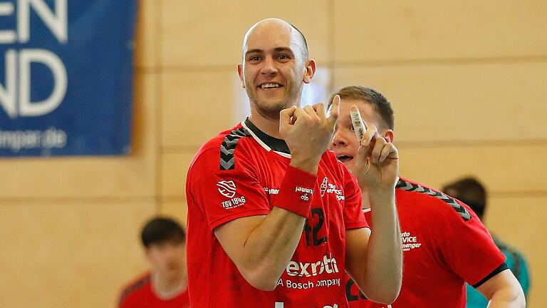 Erzielte neun Tore und kassierte eine Rote Karte: Lukas Horky trat beim Sieg des TSV Lohr in Erlangen in vielerlei Hinsicht in Erscheinung. Erzielte neun Tore und kassierte eine Rote Karte: Lukas Horky trat beim Sieg des TSV Lohr in Erlangen in vielerlei Hinsicht in Erscheinung.