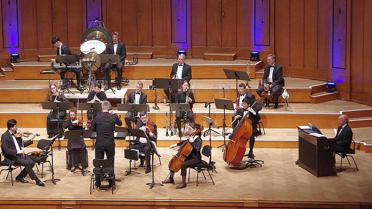 Sonderkonzert unter dem Titel „Himmlische Freuden“ der Staatsbad Philharmonie Bad Kissingen. - Sonderkonzert unter dem Titel „Himmlische Freuden“ der Staatsbad Philharmonie Bad Kissingen. Sonderkonzert unter dem Titel „Himmlische Freuden“ der Staatsbad Philharmonie Bad Kissingen. - Sonderkonzert unter dem Titel „Himmlische Freuden“ der Staatsbad Philharmonie Bad Kissingen.