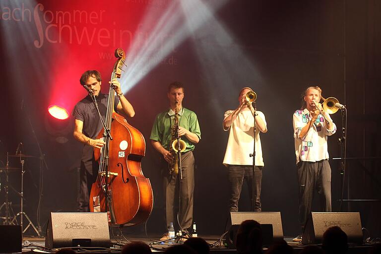 Einen stimmungsvollen Auftakt des Schweinfurter Nachsommers gab es mit der Band 'Botticelli Baby'.