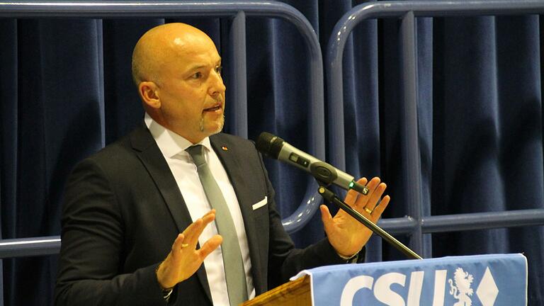 Alexander Hoffmann ist CSU-Bundestagsabgeordneter aus Retzbach (Lkr. Main-Spessart).